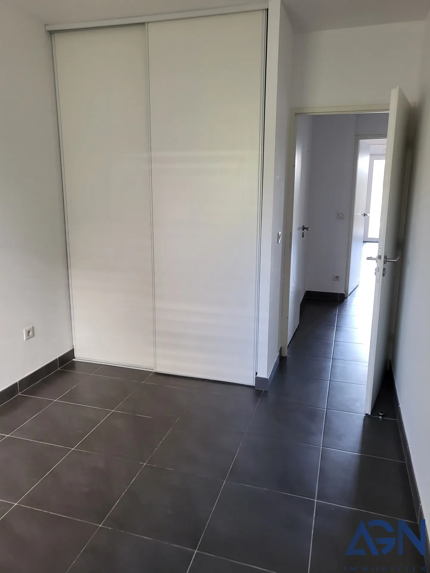 Appartement T3 de 64m2 avec terrasse et parking à Juvignac 