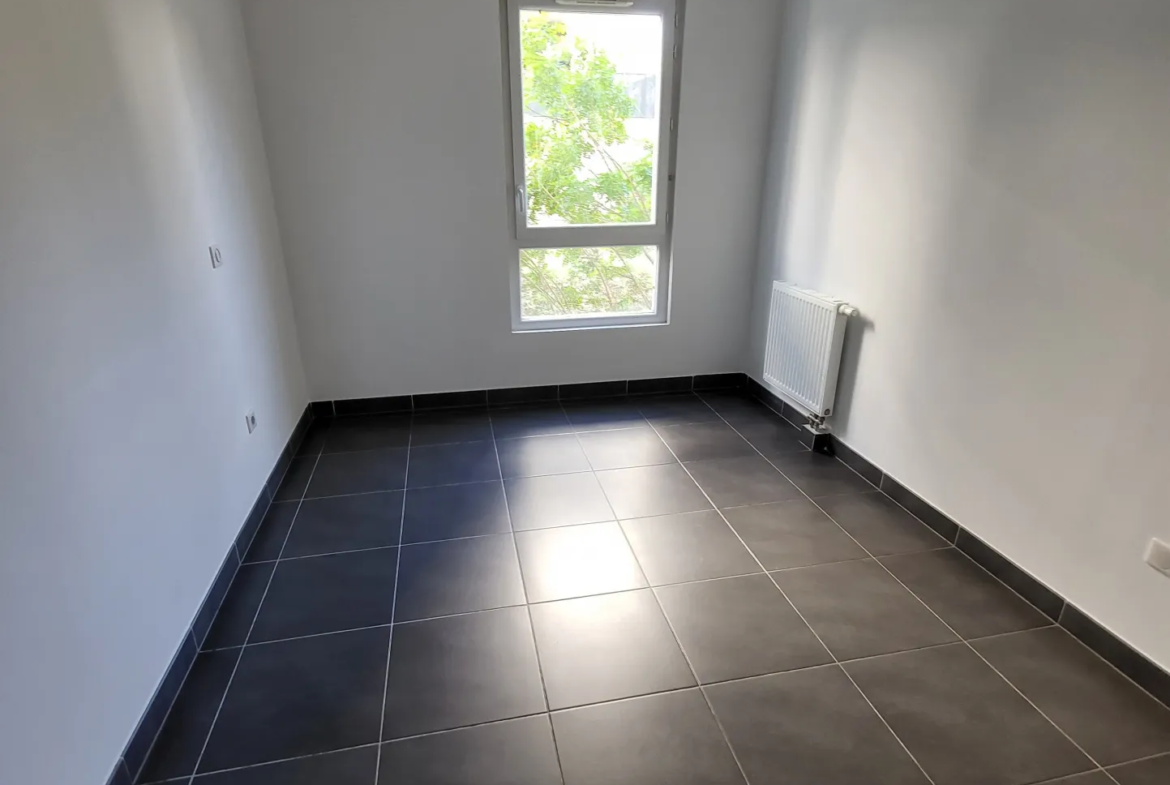 Appartement T3 de 64m2 avec terrasse et parking à Juvignac 