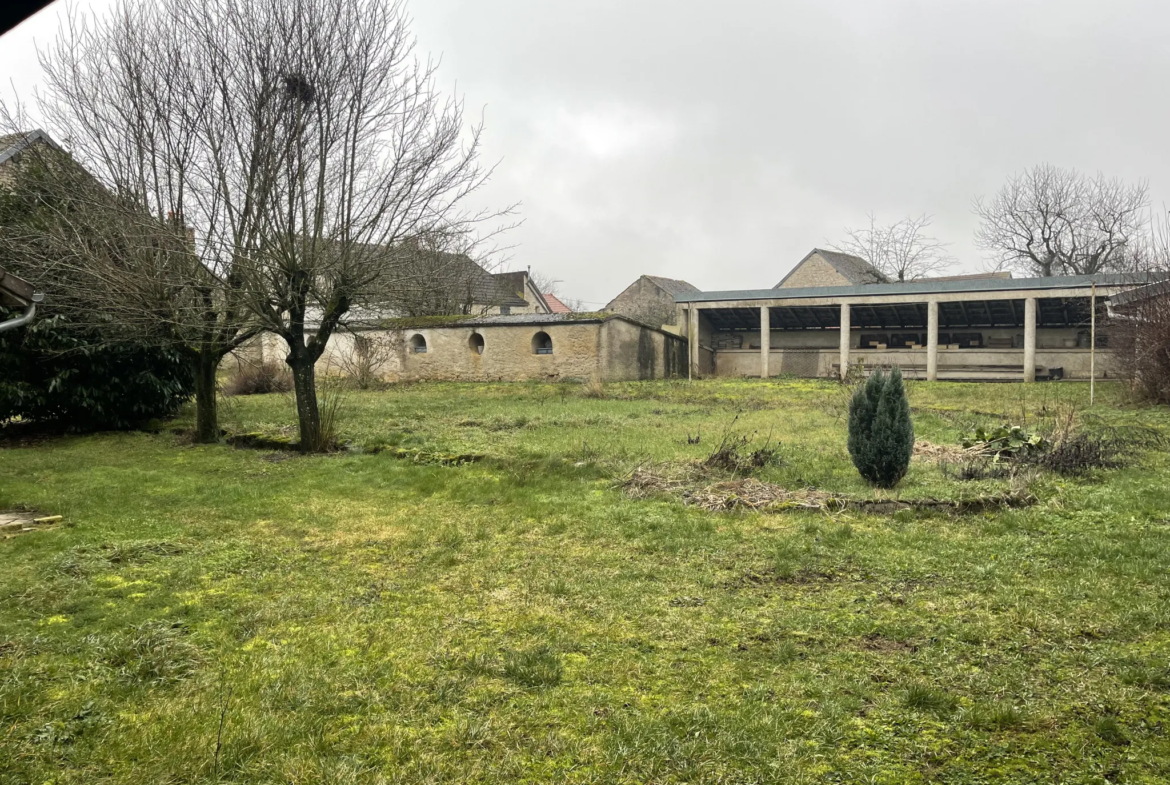 Maison en Pierre de Plain-Pied à Montbard 