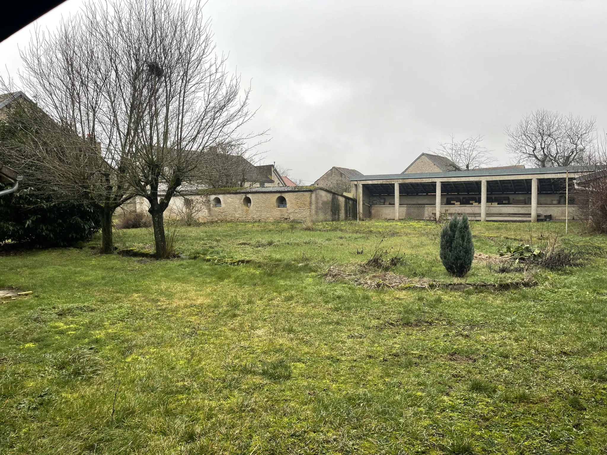 Maison en Pierre de Plain-Pied à Montbard 