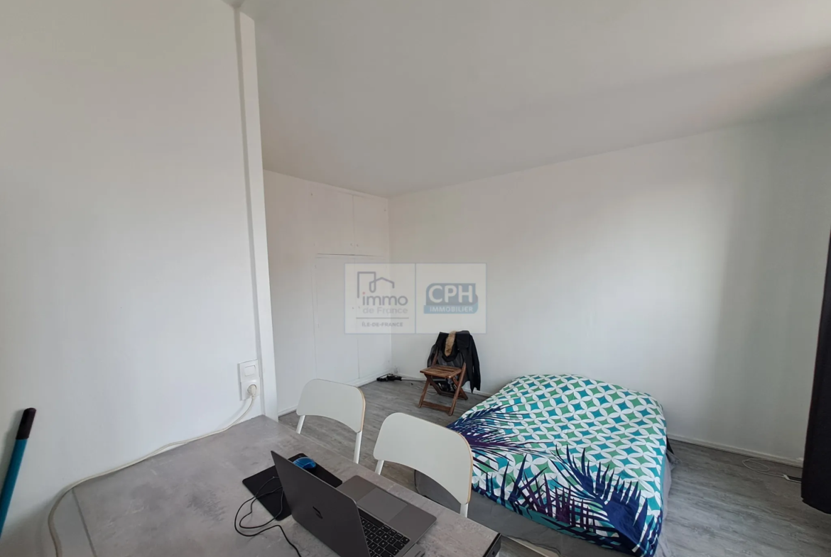 Studio à 200 m de Paris 