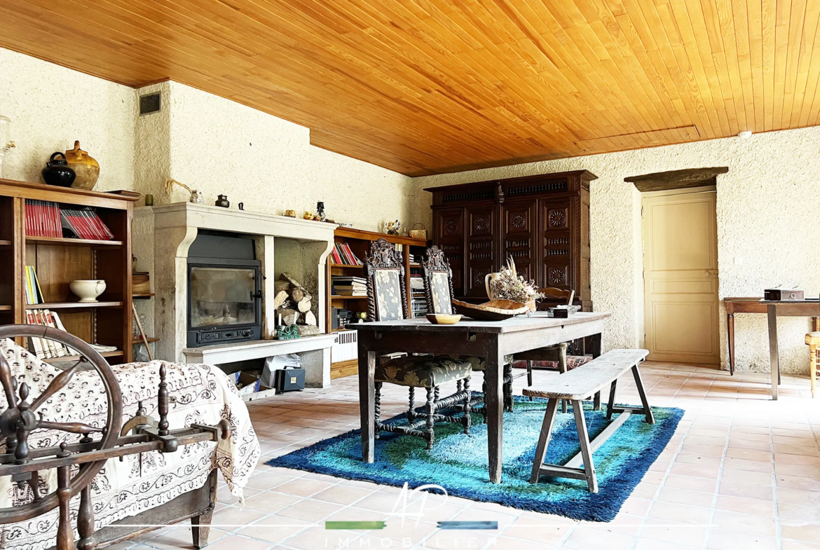 Maison à rénover avec jardin à Beire le Chatel 