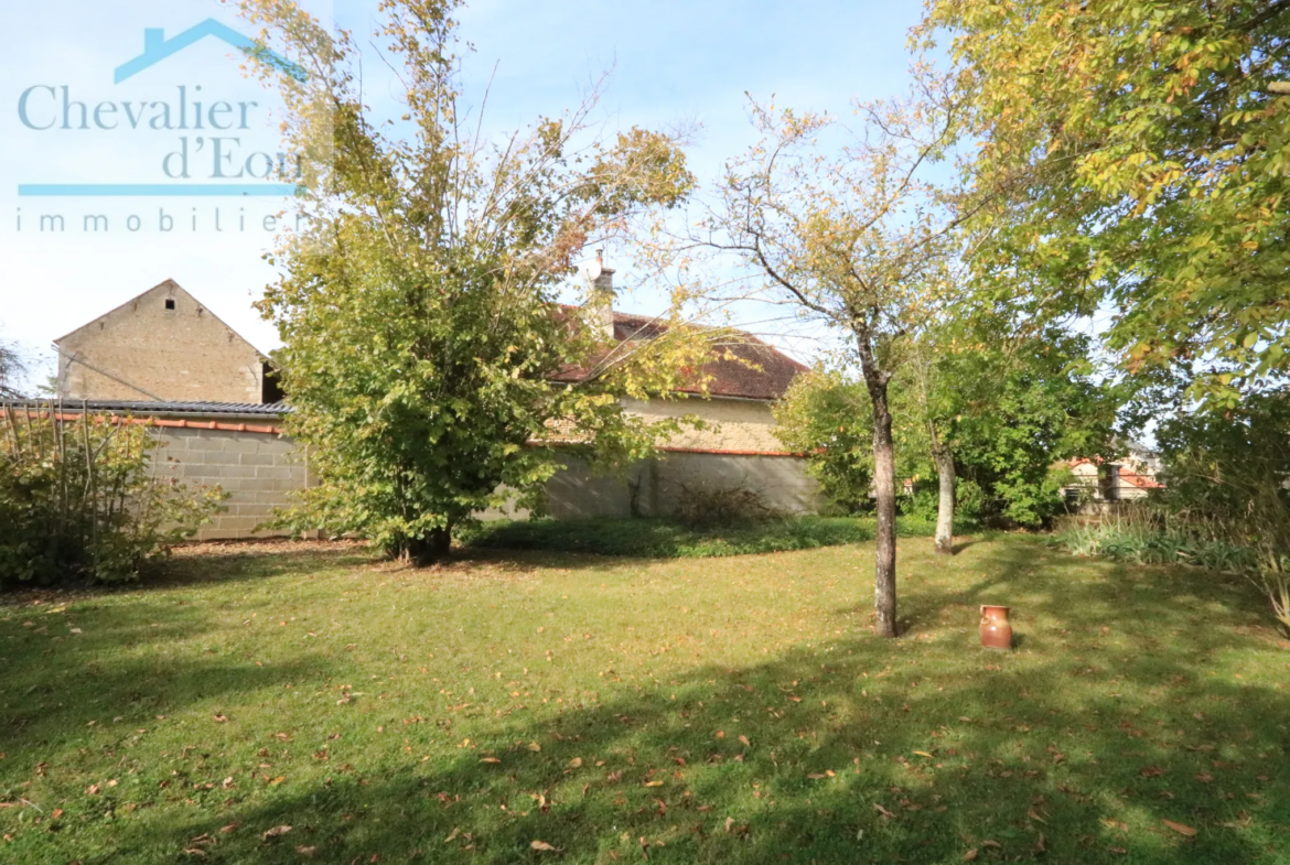 Maison principale et annexe à Roffey proche de Tonnerre 