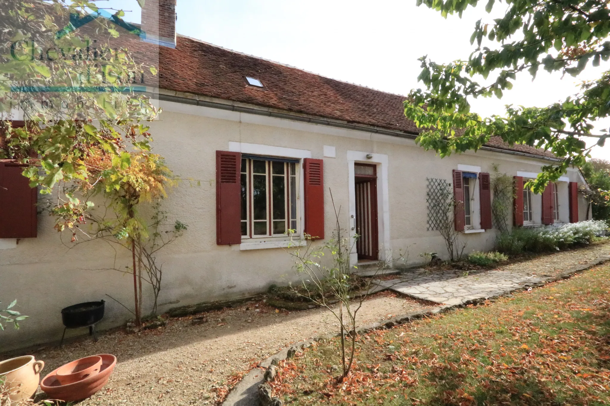 Maison principale et annexe à Roffey proche de Tonnerre 