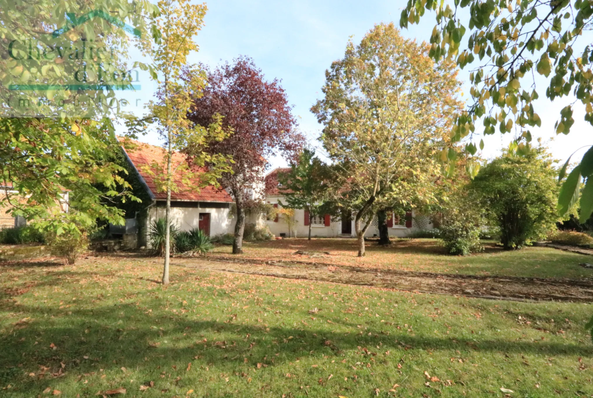 Maison principale et annexe à Roffey proche de Tonnerre 