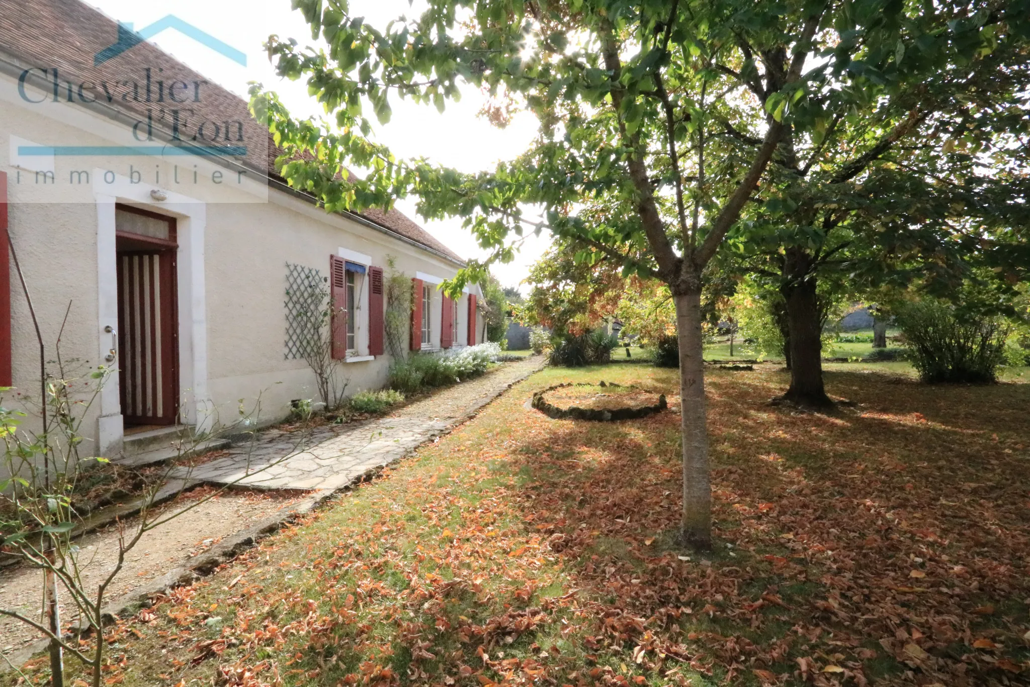 Maison principale et annexe à Roffey proche de Tonnerre 