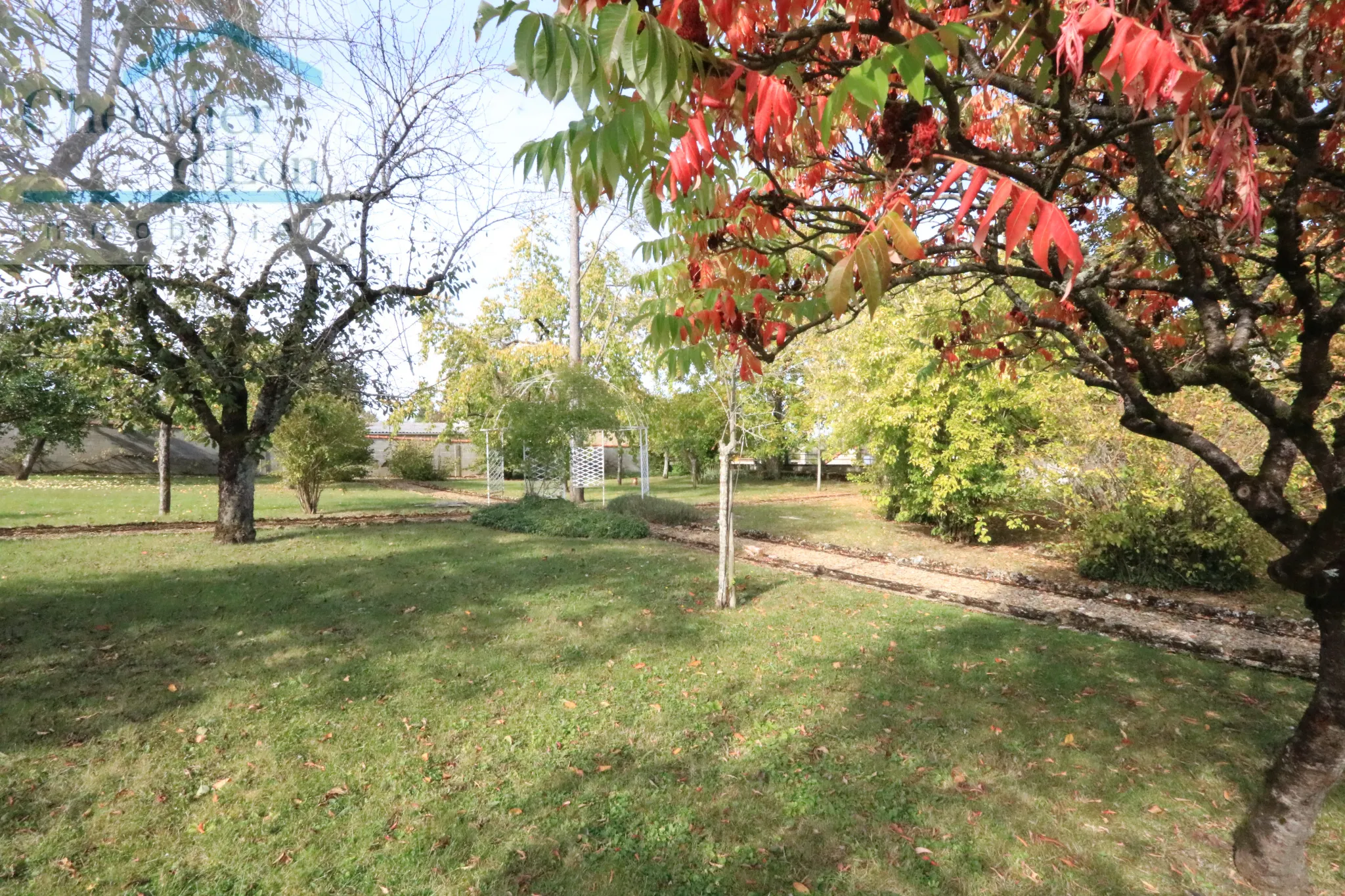 Maison principale et annexe à Roffey proche de Tonnerre 