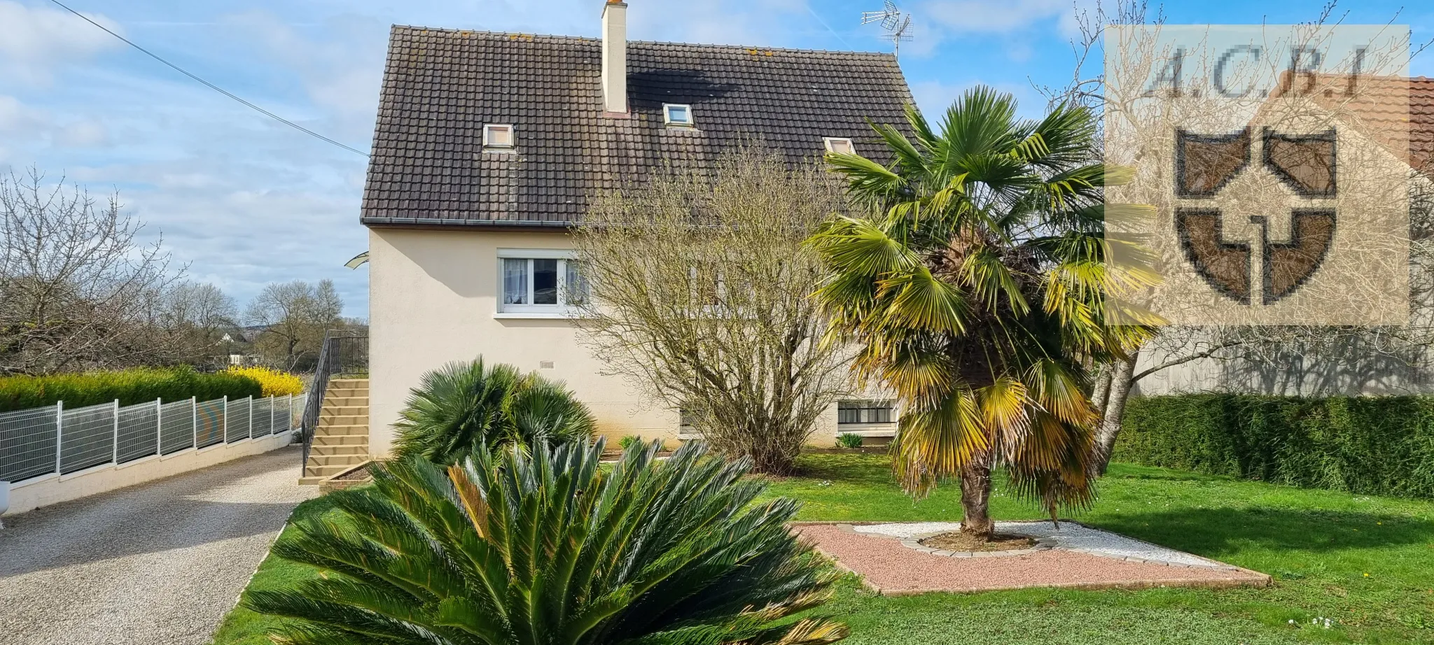 Belle maison sur sous-sol à Vendome 