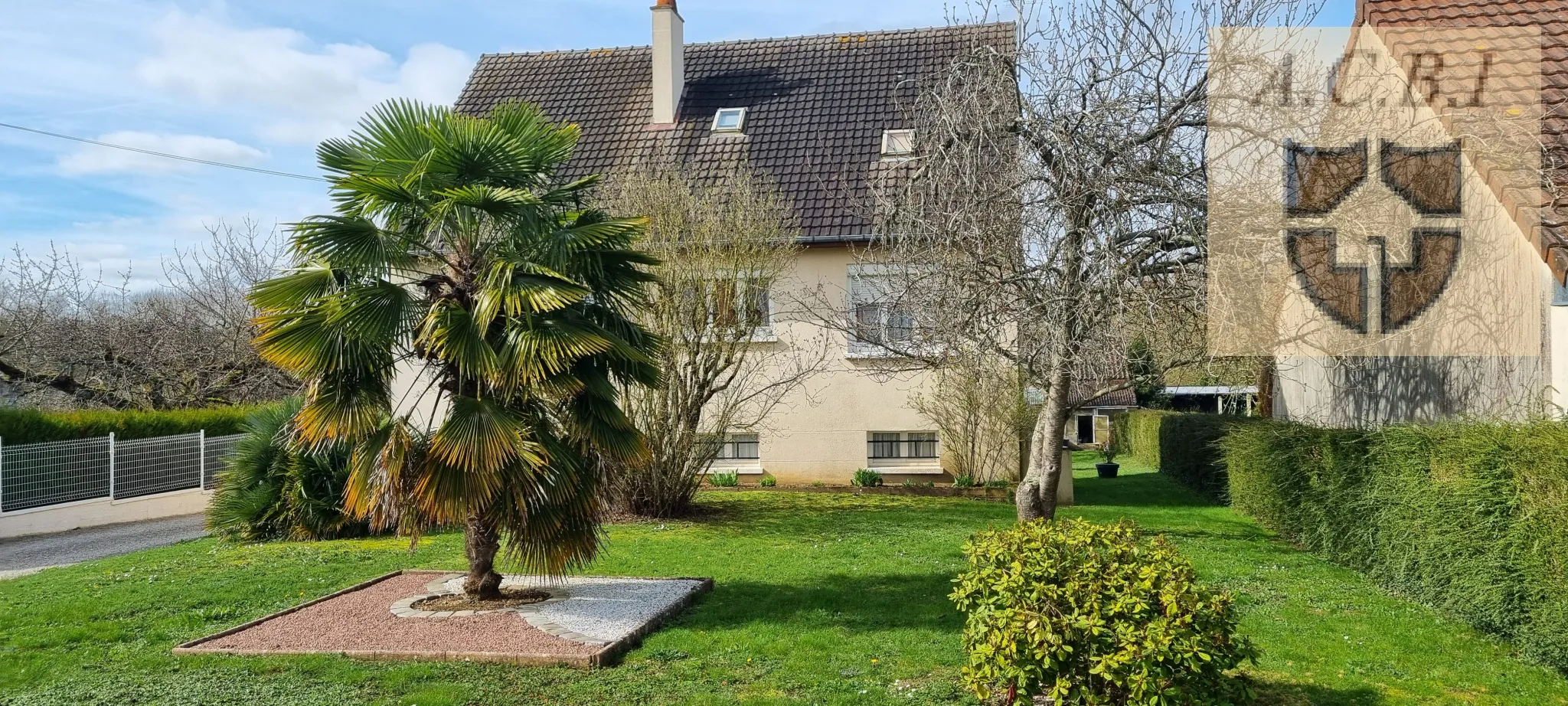 Belle maison sur sous-sol à Vendome 