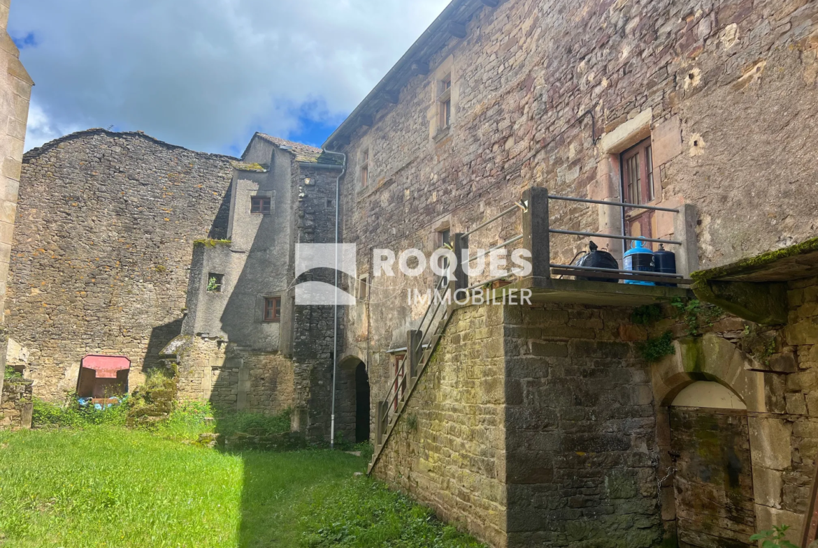 Château de la Commanderie hospitalière du XVème siècle à Martrin 