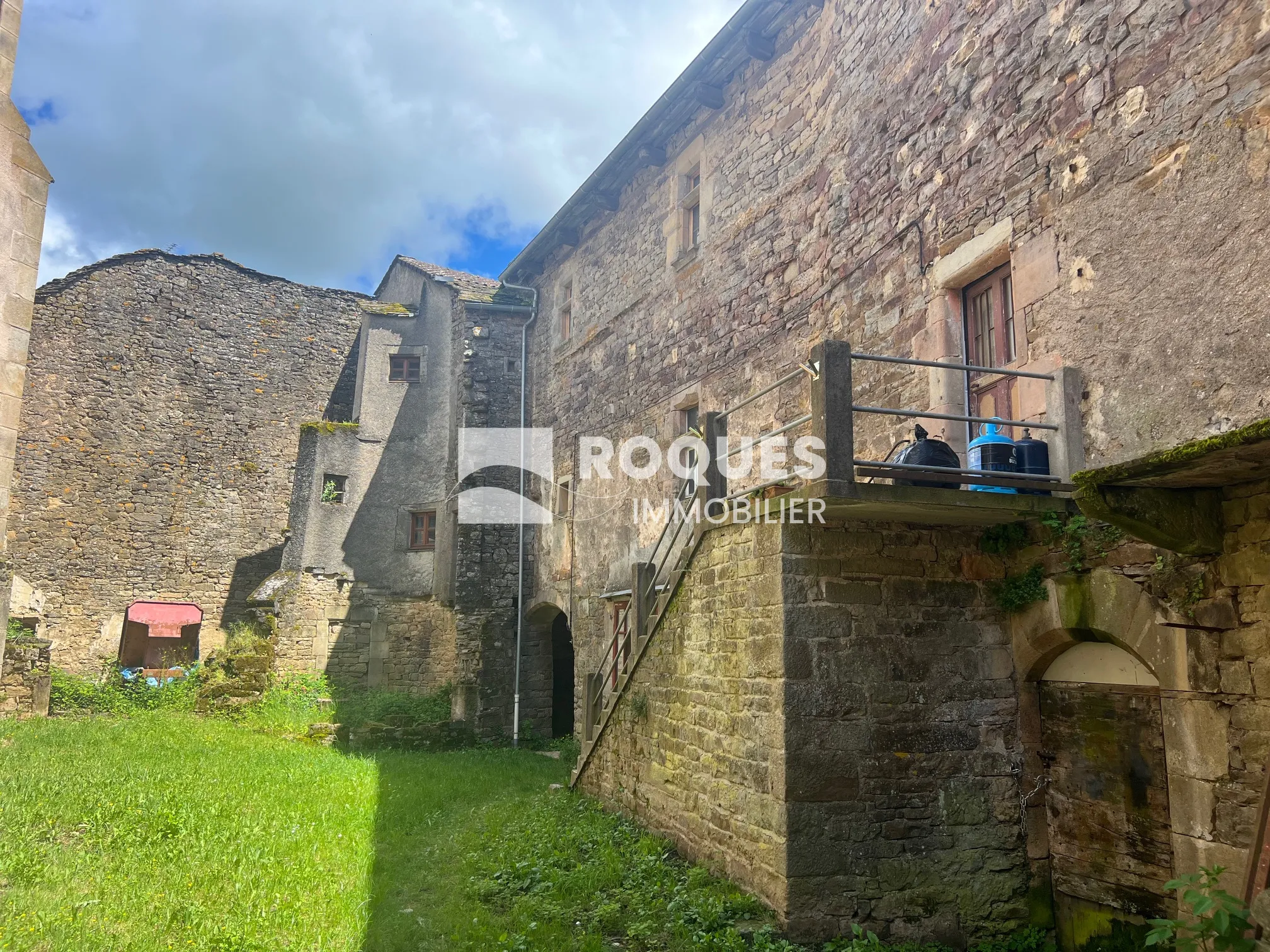 Château de la Commanderie hospitalière du XVème siècle à Martrin 