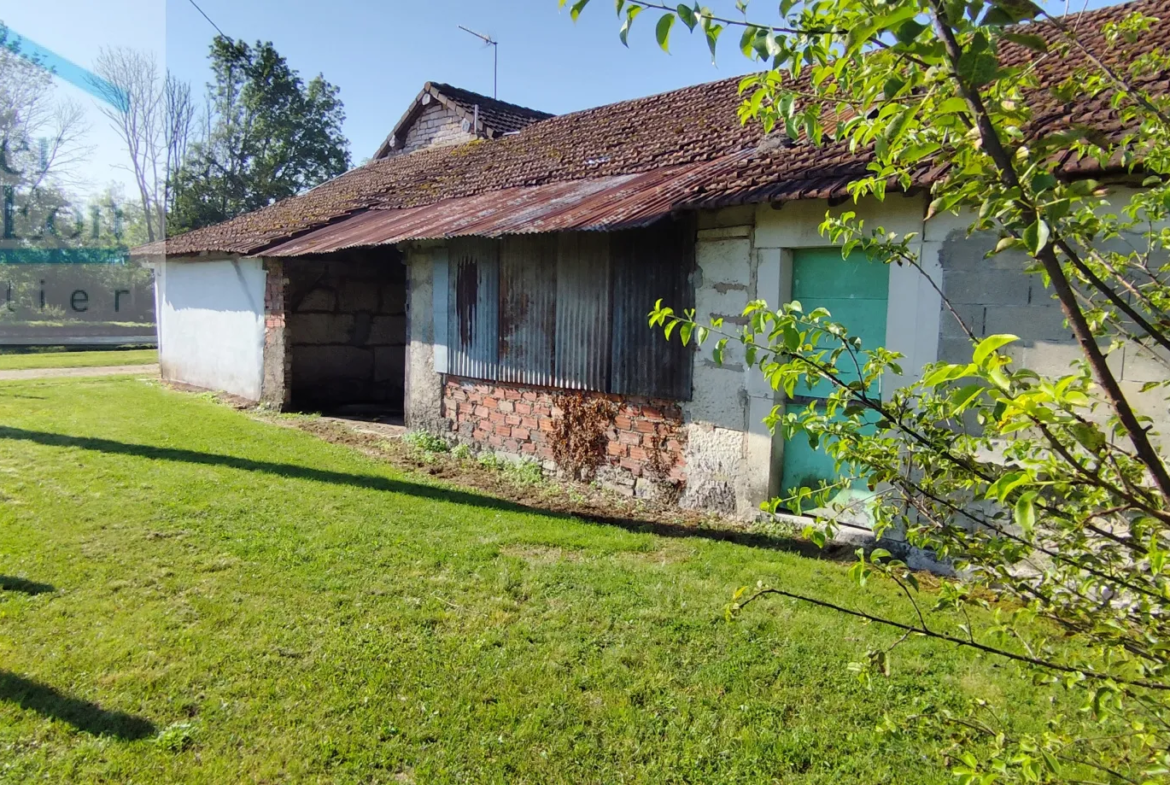 Maison isolée dans la campagne face au canal de Bourgogne T5 90m2 