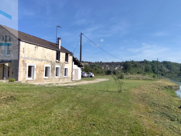 Maison isolée dans la campagne face au canal de Bourgogne T5 90m2