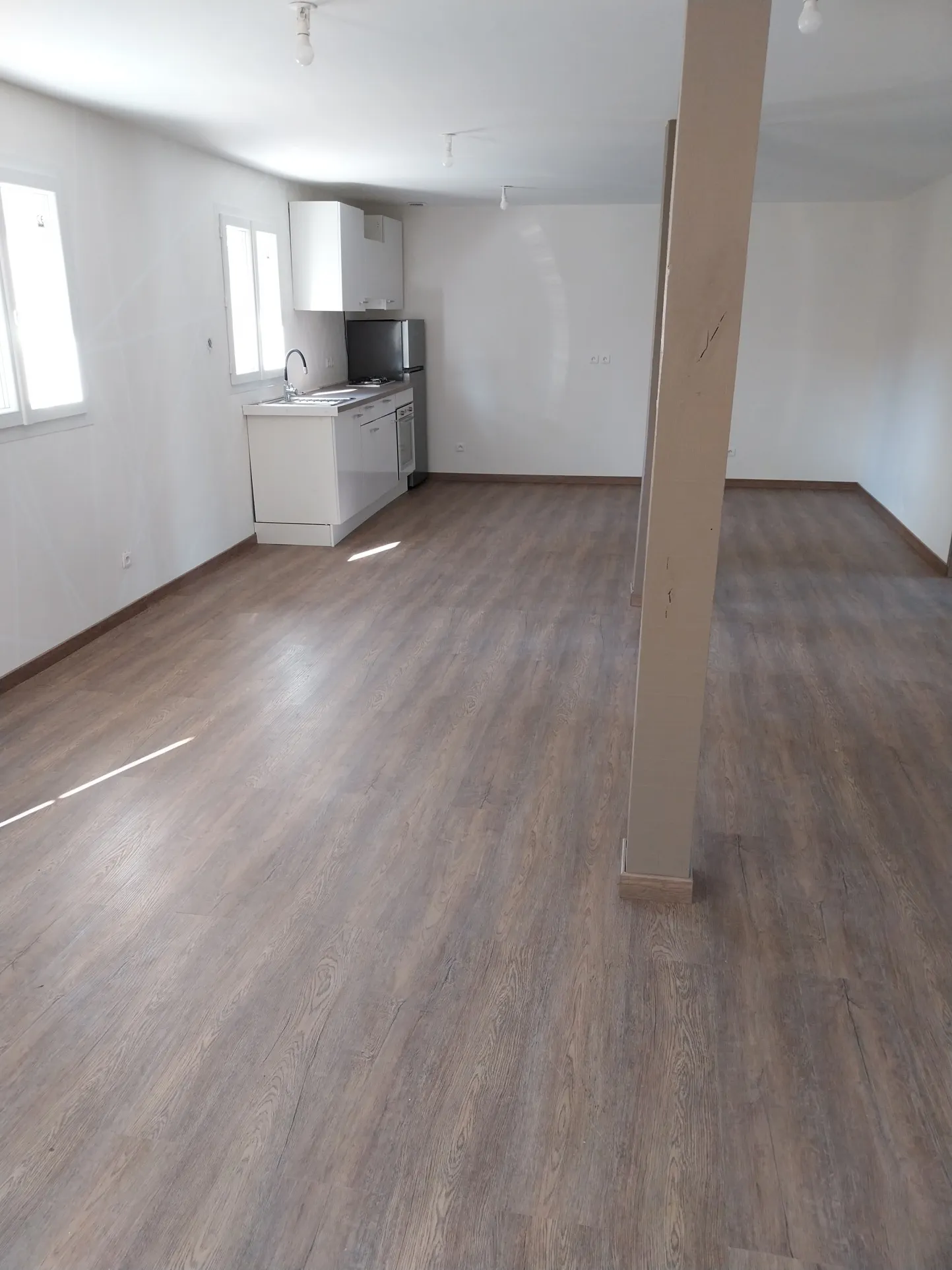 Maison Rénovée à Vendre à Brevonnes - 129m2 - 159 500 euros 