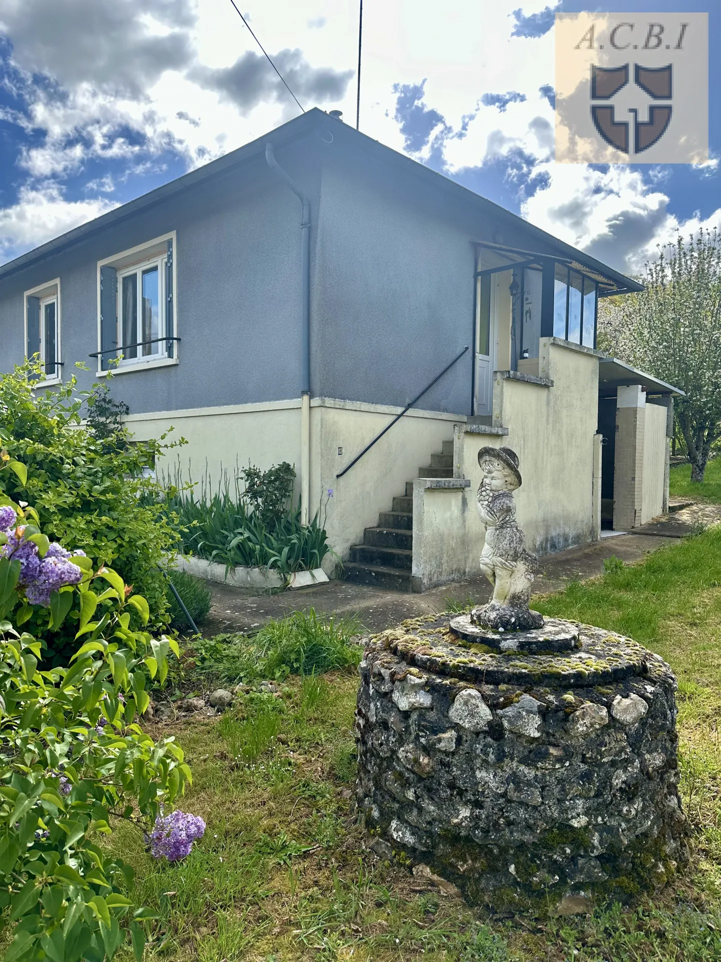 Pavillon sur sous-sol à Morée avec jardin et champs 