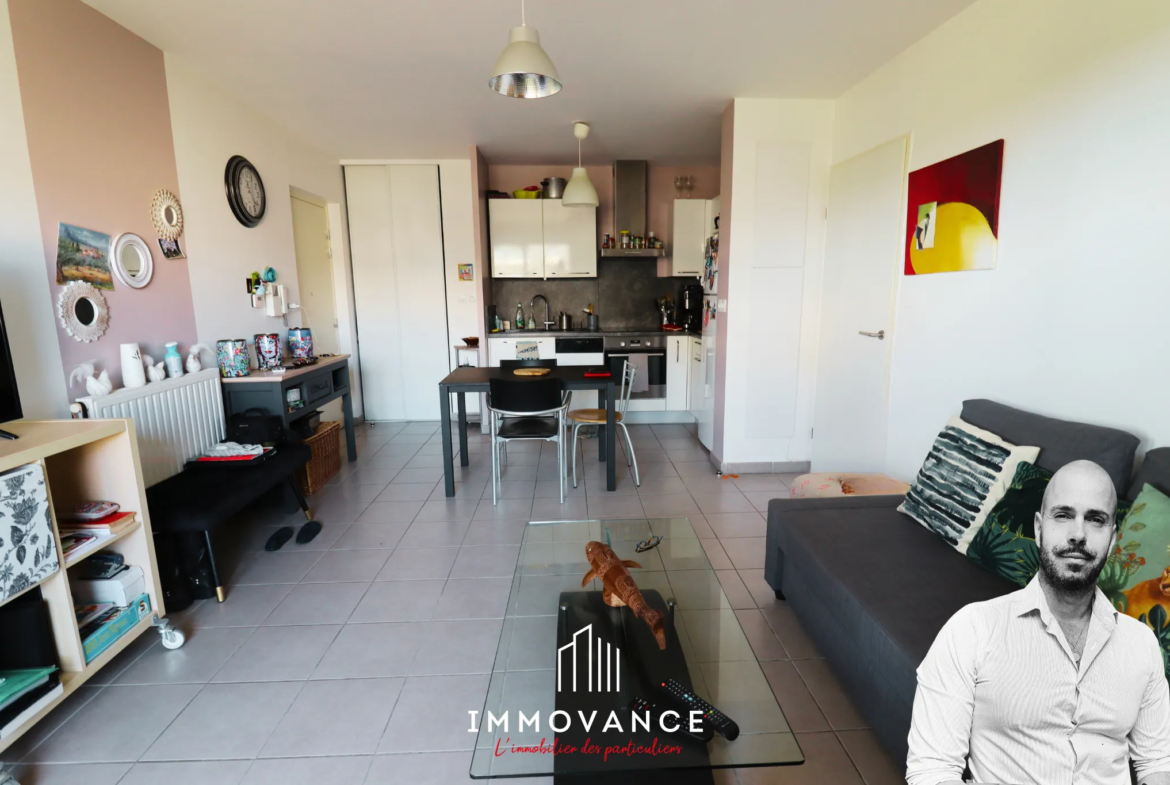 Appartement T2 lumineux avec terrasse exposée Est à Port Marianne, Montpellier 