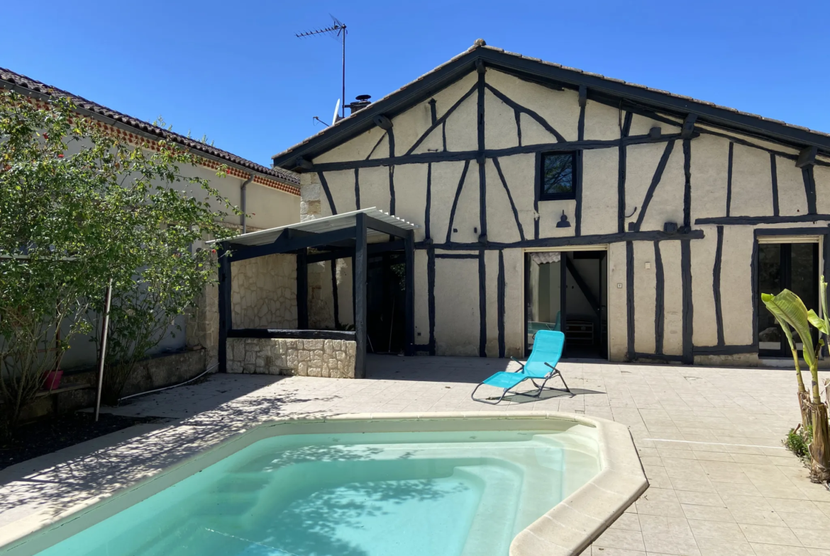 Maison de type landaise avec piscine à Montréal-du-Gers 