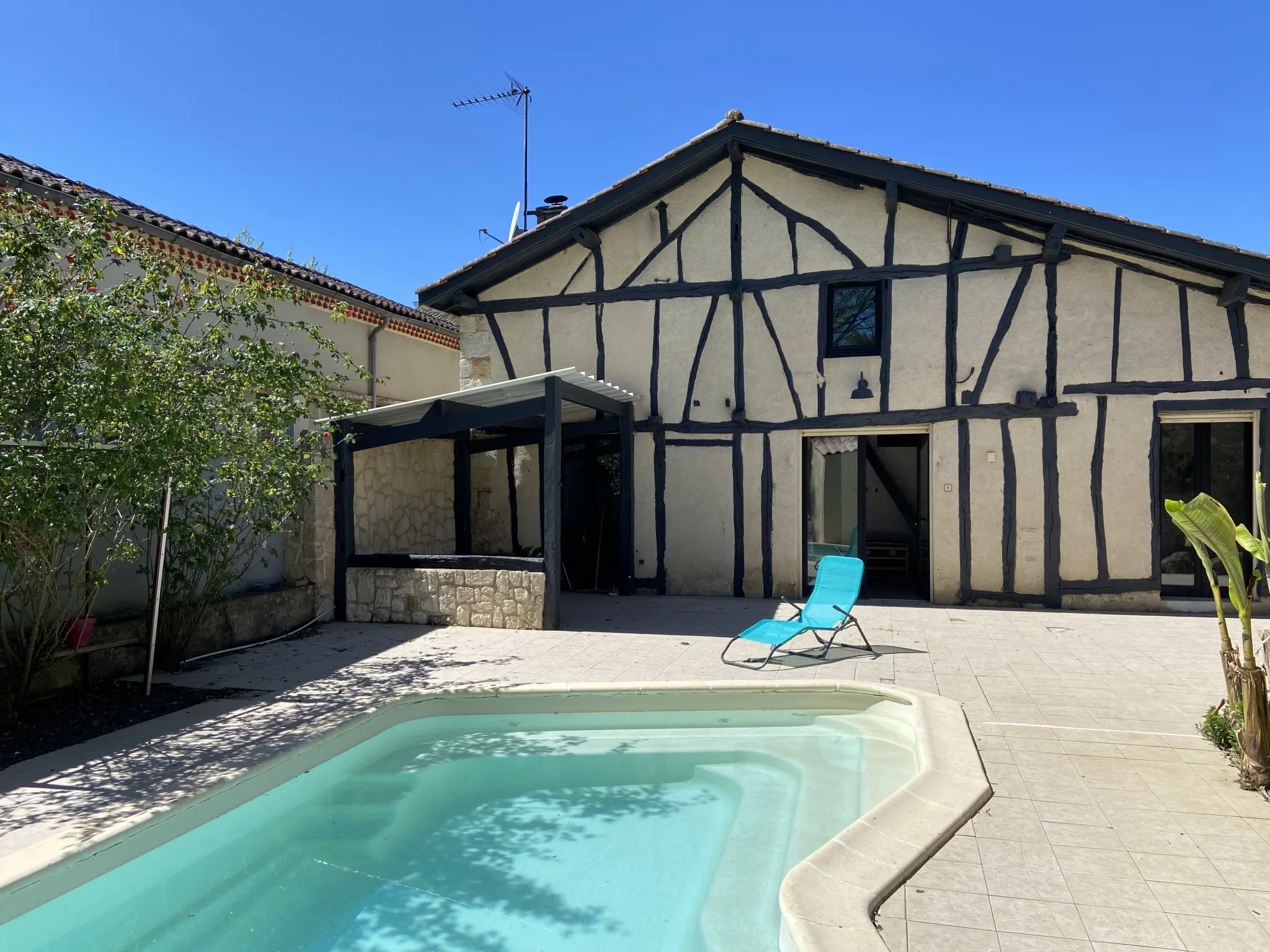 Maison de type landaise avec piscine à Montréal-du-Gers 