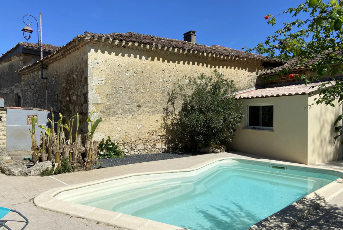 Maison de type landaise avec piscine à Montréal-du-Gers 