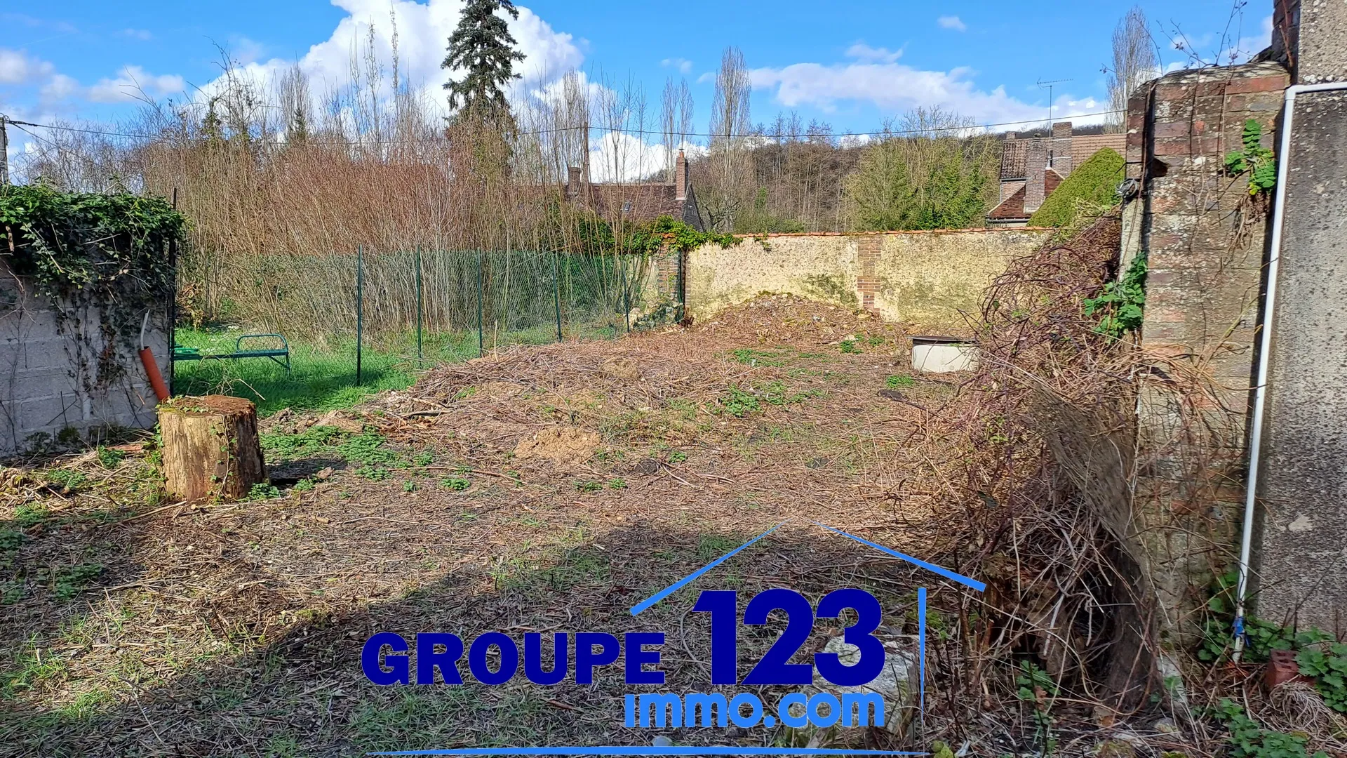 Maison Familiale à La Ferté Loupière avec Jardin 