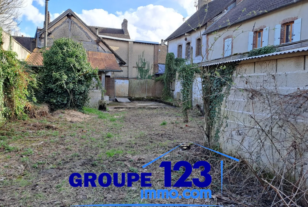 Maison Familiale à La Ferté Loupière avec Jardin 