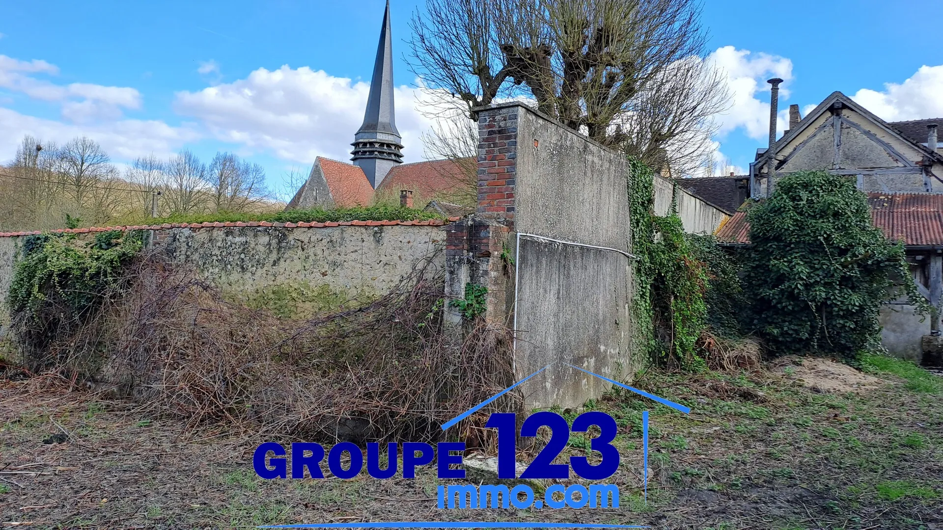 Maison Familiale à La Ferté Loupière avec Jardin 