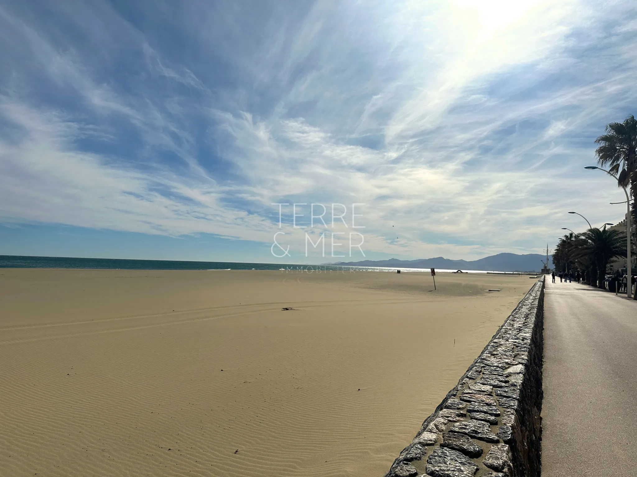 Bel appartement rénové à Canet Plage avec garage 