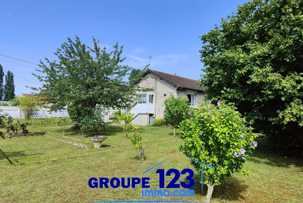 Maison mitoyenne à Migennes avec beau jardin arboré 