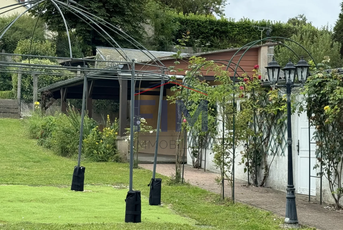 Maison en briques à Neuville les Dieppe sur 519m2 de terrain 