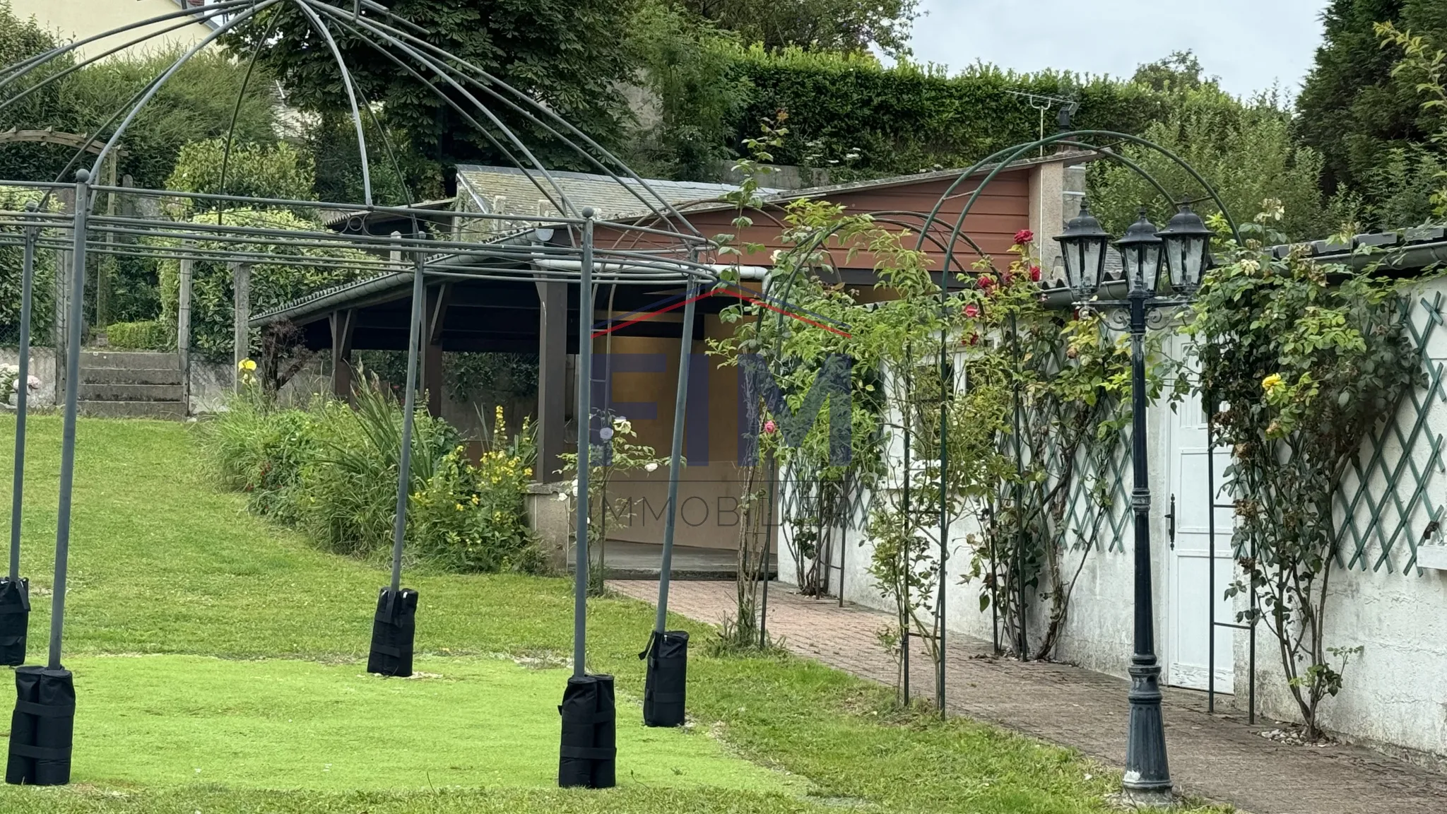 Maison en briques à Neuville les Dieppe sur 519m2 de terrain 