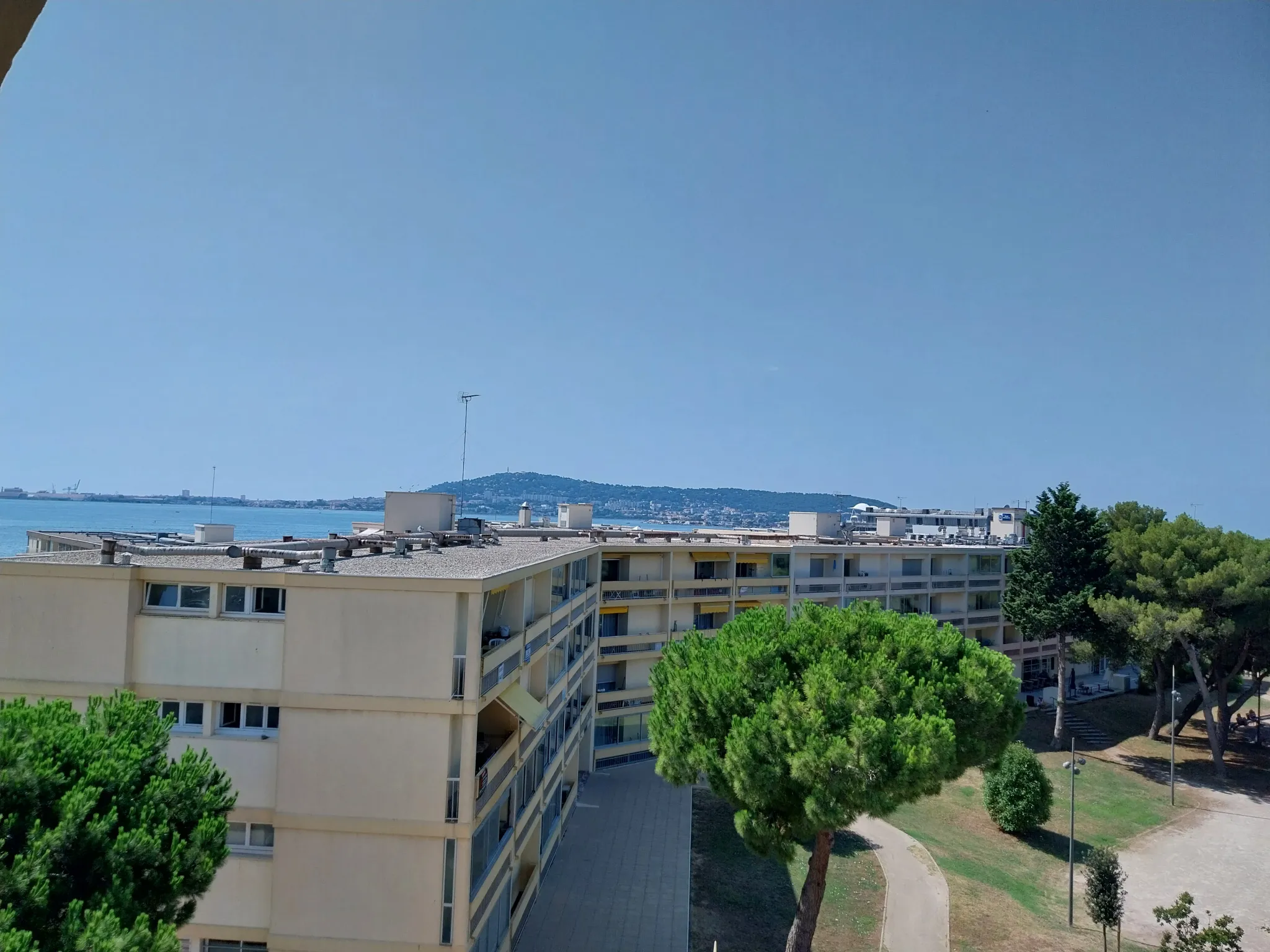 Appartement T1 Climatisé avec Vue sur Parc Charles de Gaulle - Balaruc-les-Bains 