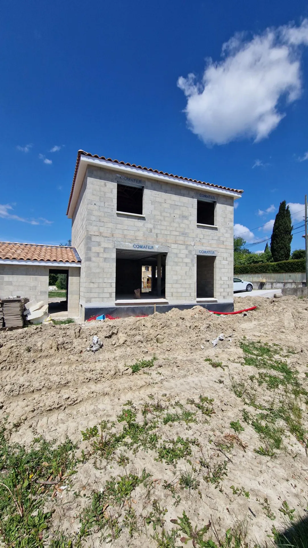 Villa Neuve avec Garage à Bollène 