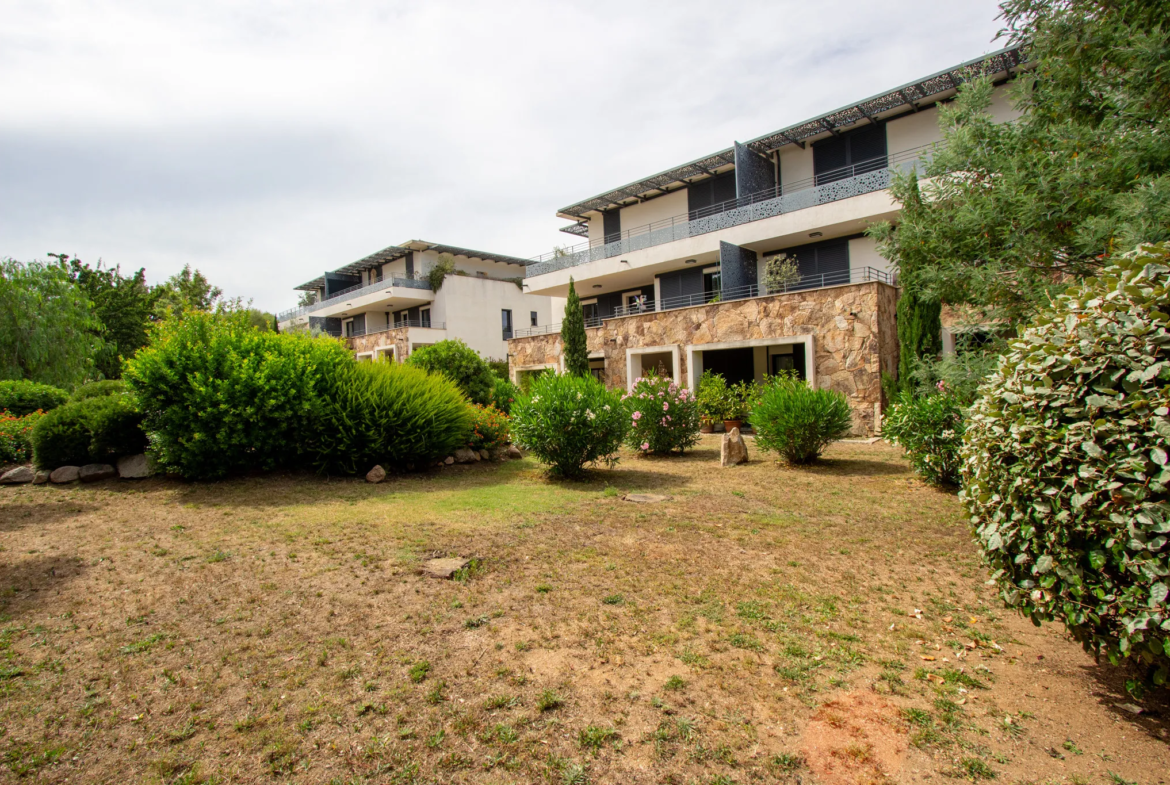 Appartement T2 avec terrasse à Ste lucie de porto vecchio 