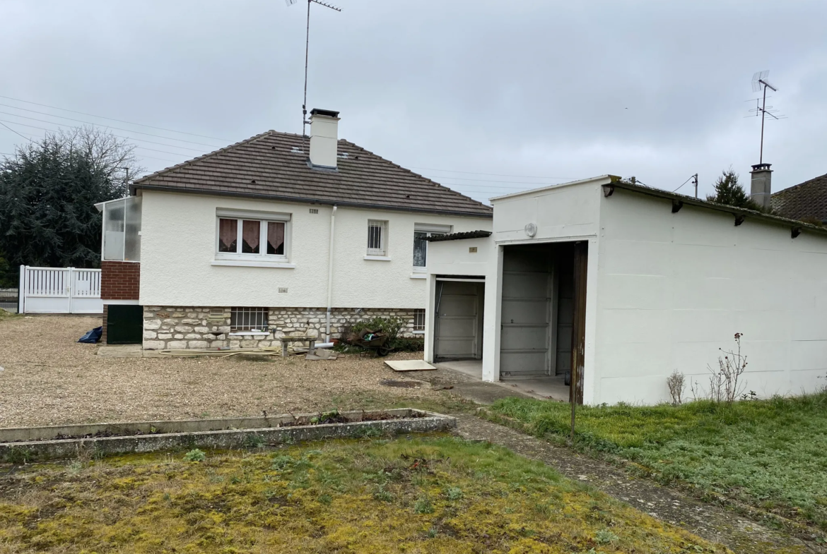 Maison Traditionnelle à Pacy-sur-Eure, 52 m2, Confortable 