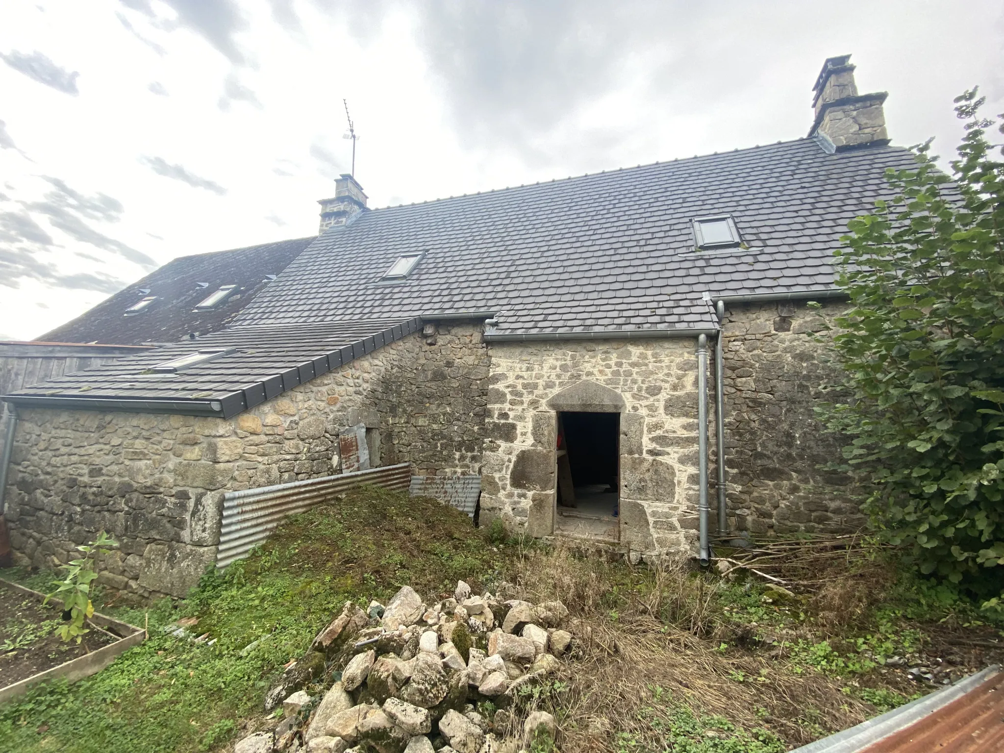 Authentic Stone House in Gros Chastang 