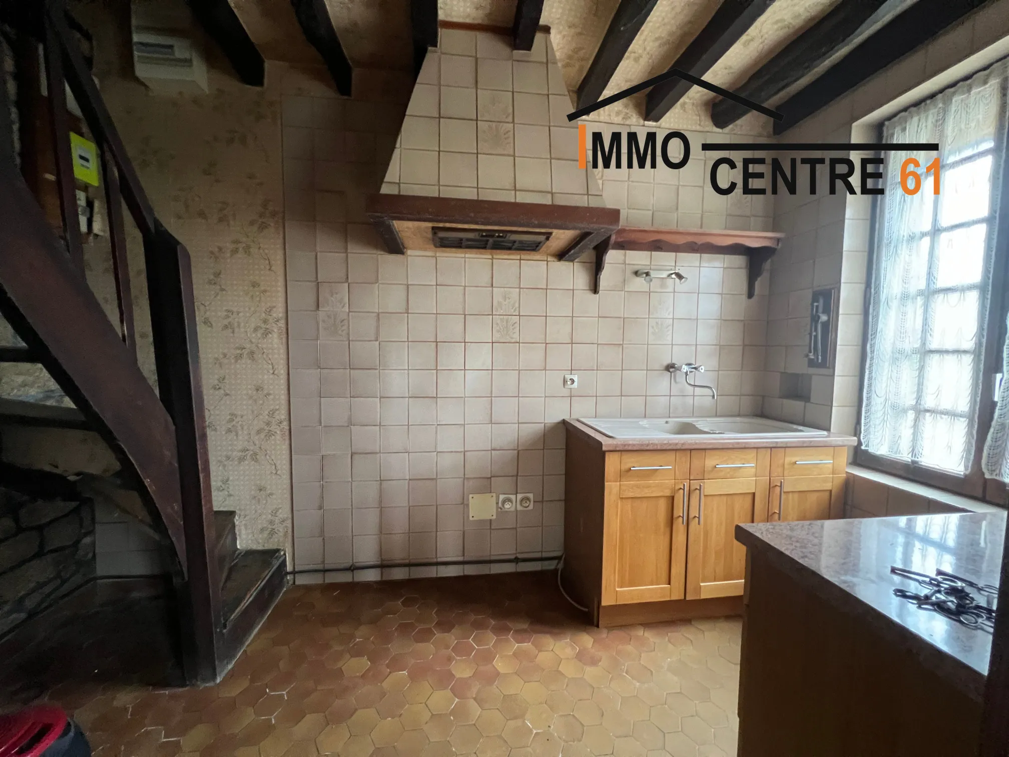 Maison 100m2 avec Terrain Constructible et Dépendances à La Ferté Macé 