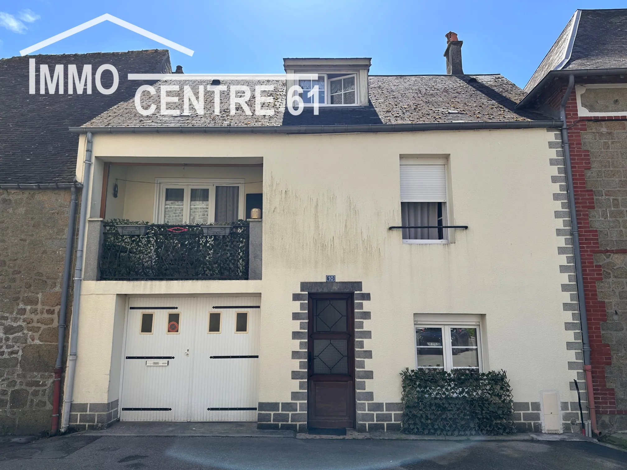 Maison de ville avec 3 chambres et garage à La Ferté Macé 