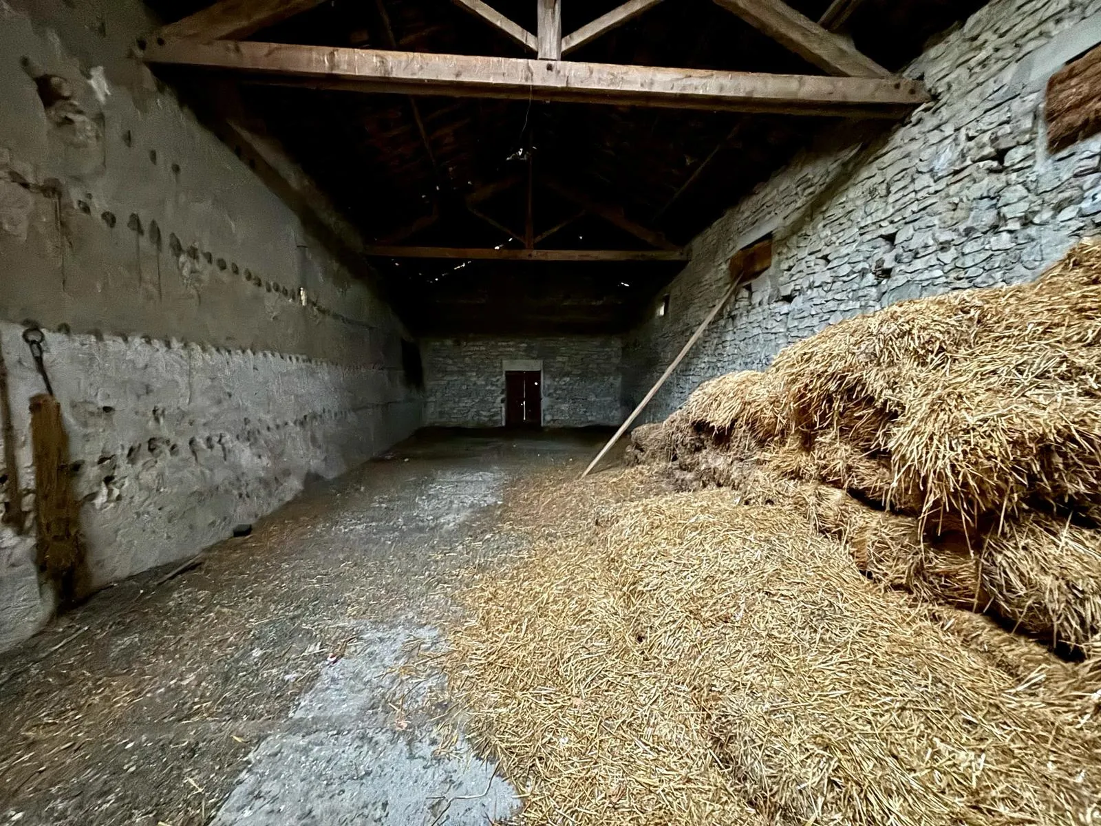 Grange à rénover à proximité de Grignan 