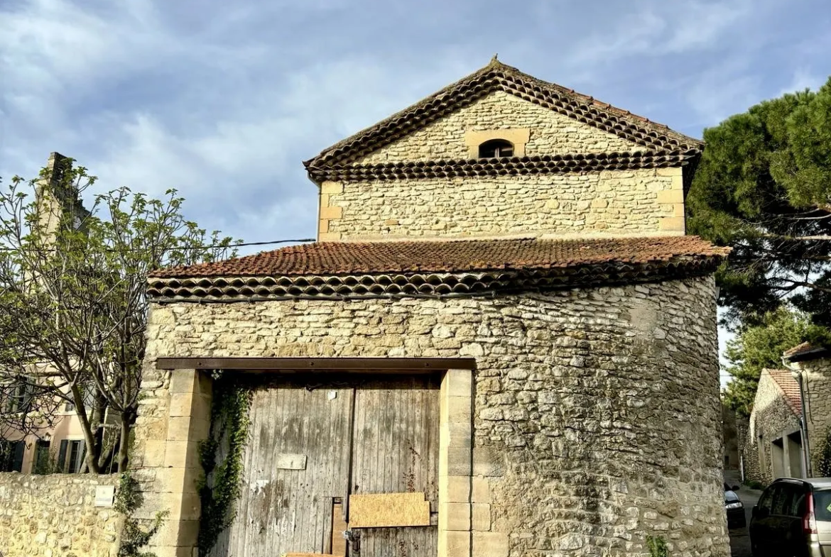 Grange à rénover à proximité de Grignan 