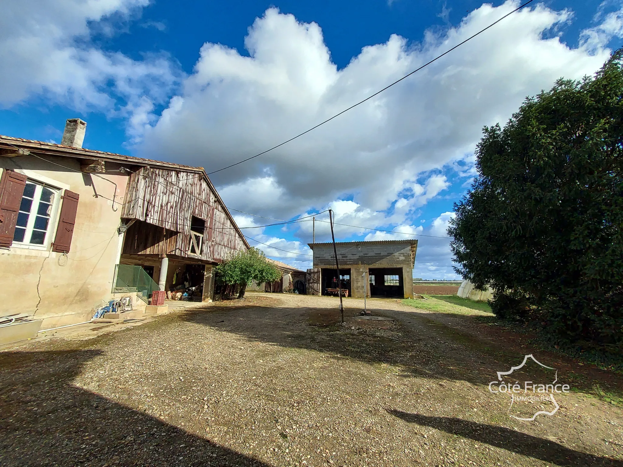 Ancienne ferme à rénover à 5 min de Marmande - 280 m2 habitables 