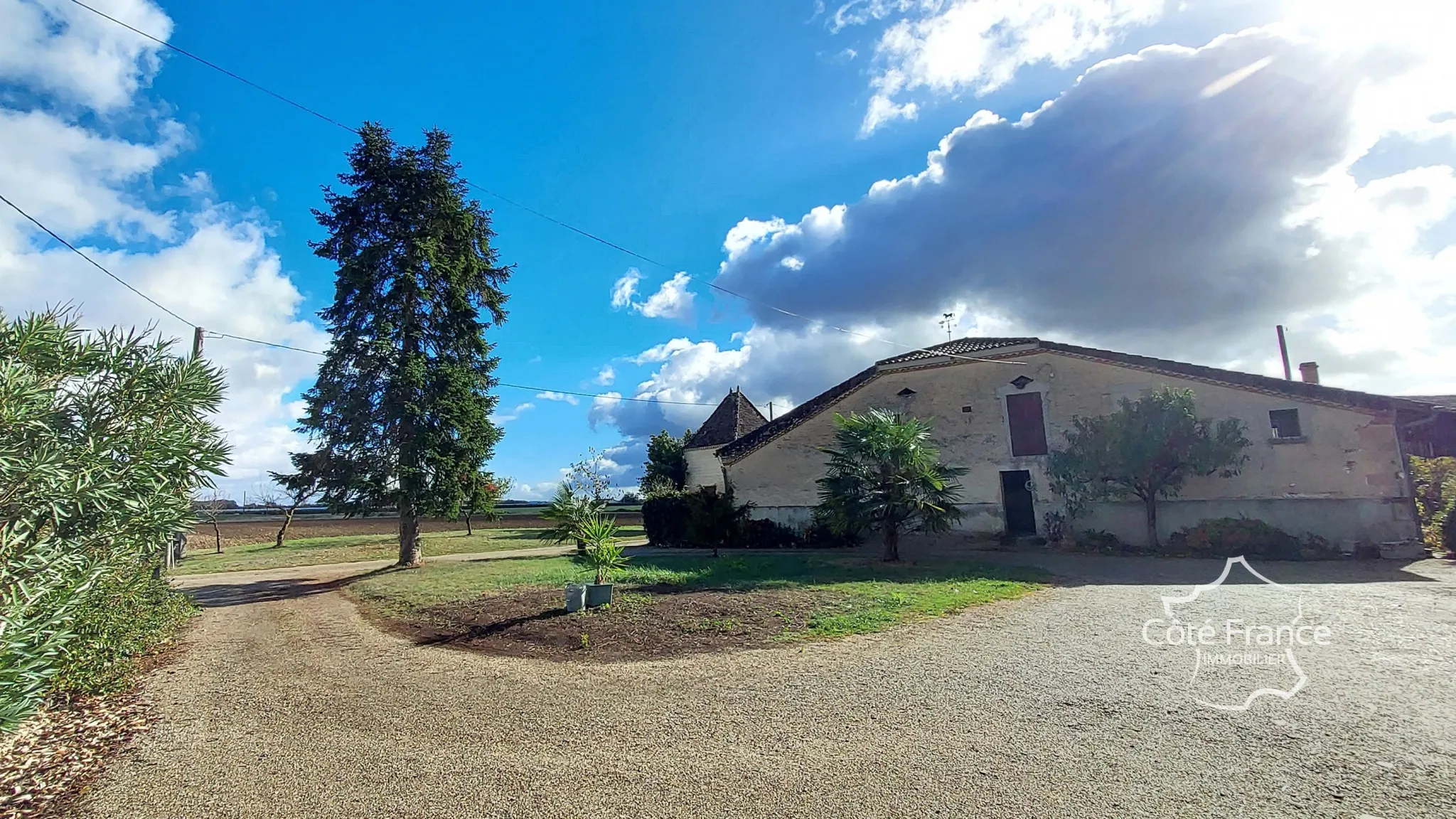 Ancienne ferme à rénover à 5 min de Marmande - 280 m2 habitables 