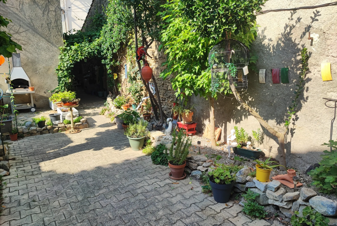 Maison de village avec Cour à Trausse 