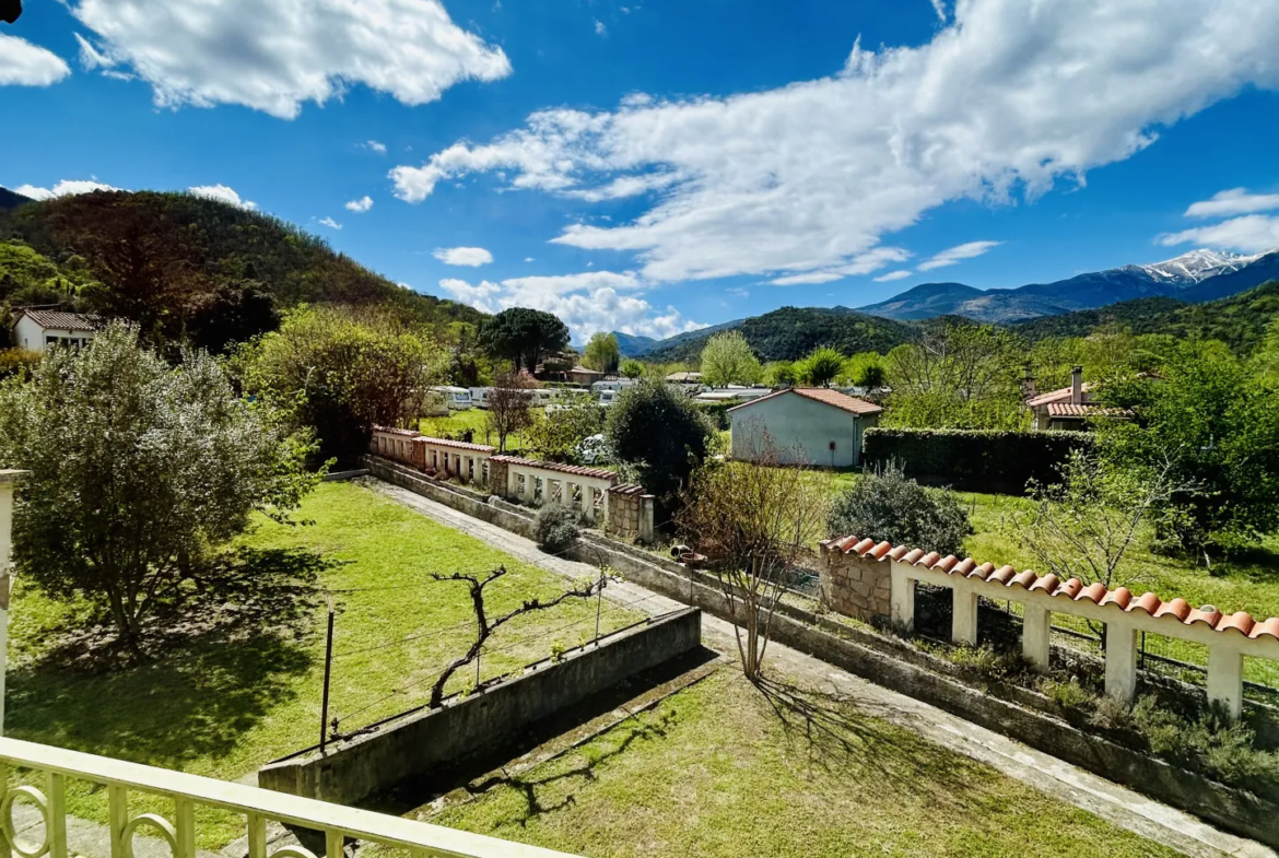 Maison Chaleureuse avec Vue sur les Montagnes à Arles-sur-Tech 