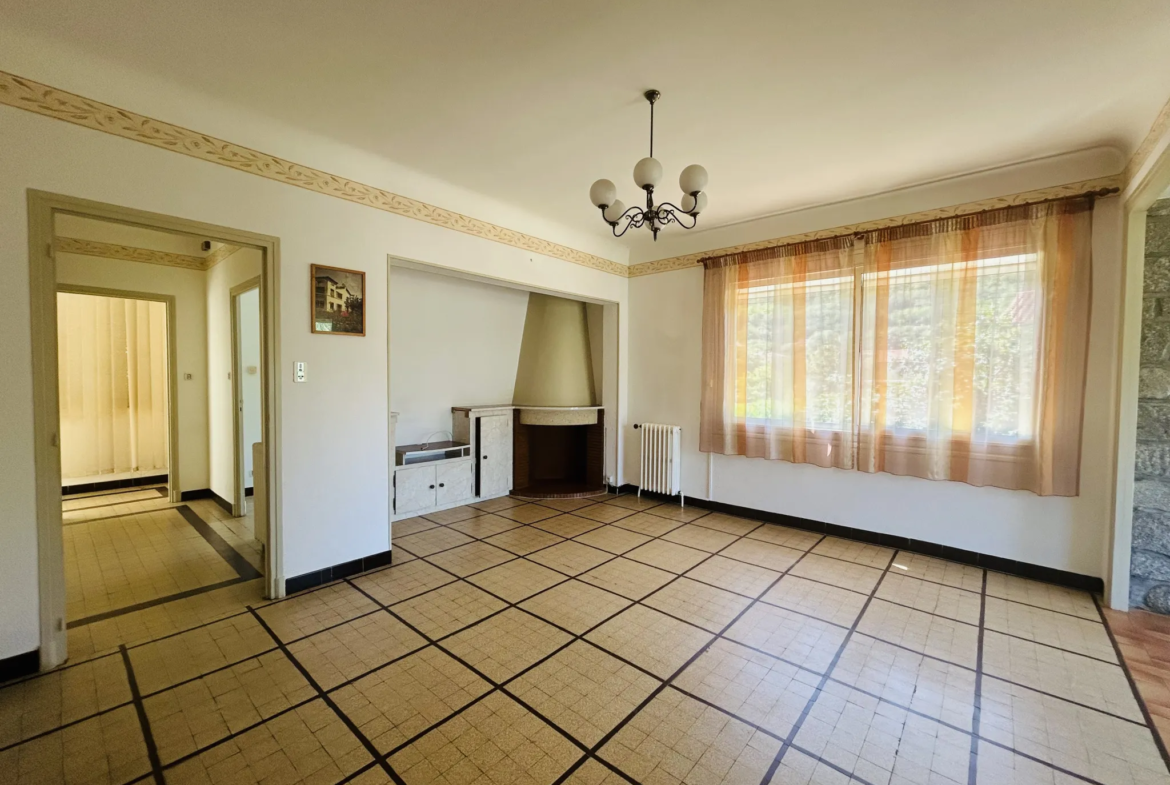 Maison Chaleureuse avec Vue sur les Montagnes à Arles-sur-Tech 