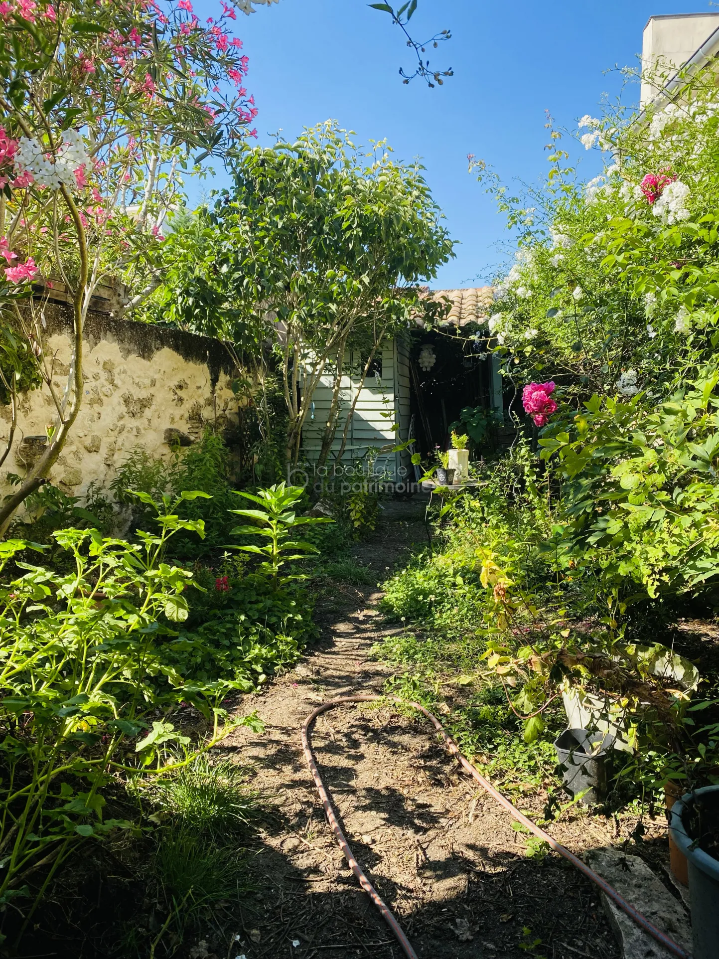 Maison de Ville Atypique à Langon 