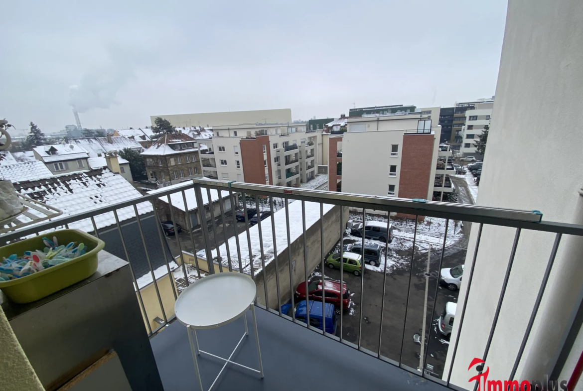 Appartement F3 rénové au cœur de Saint-Louis 