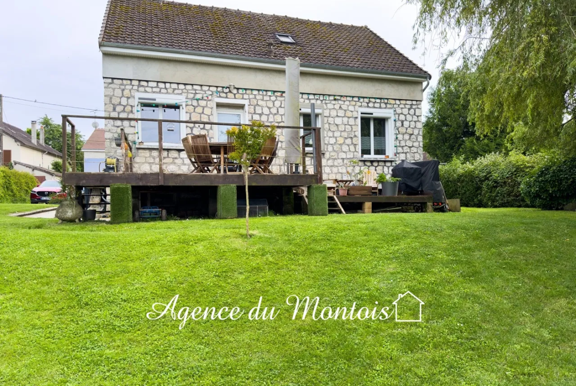 Pavillon Traditionnel avec Vue Détaillée à Donnemarie-Dontilly 