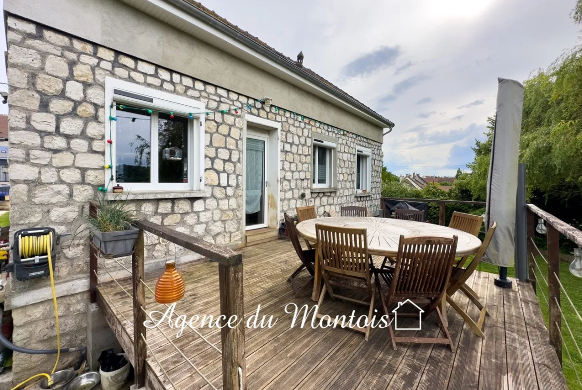 Pavillon Traditionnel avec Vue Détaillée à Donnemarie-Dontilly 