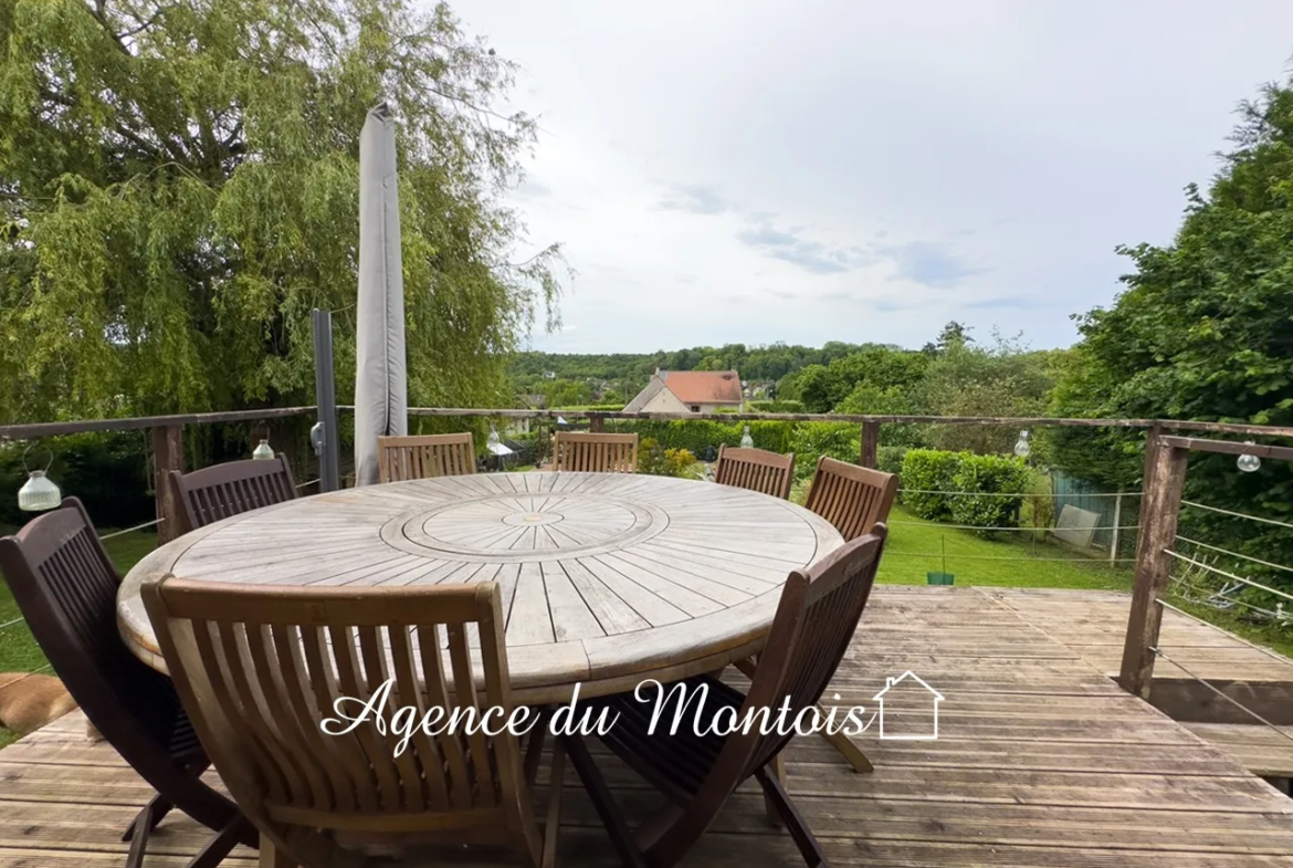 Pavillon Traditionnel avec Vue Détaillée à Donnemarie-Dontilly 