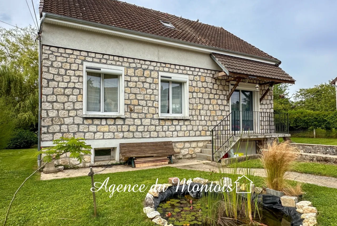 Pavillon Traditionnel avec Vue Détaillée à Donnemarie-Dontilly 